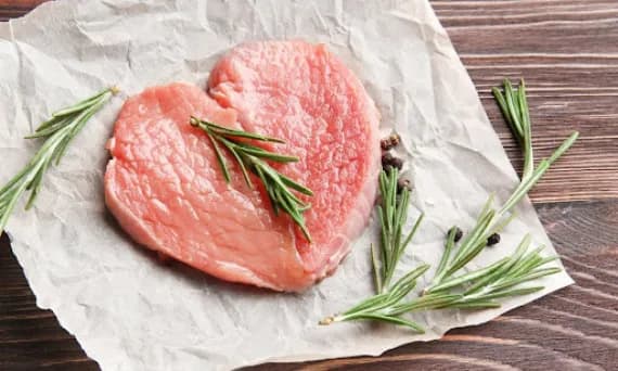 Czy pies może jeść wieprzowinę? Fakty i zagrożenia dla zdrowia