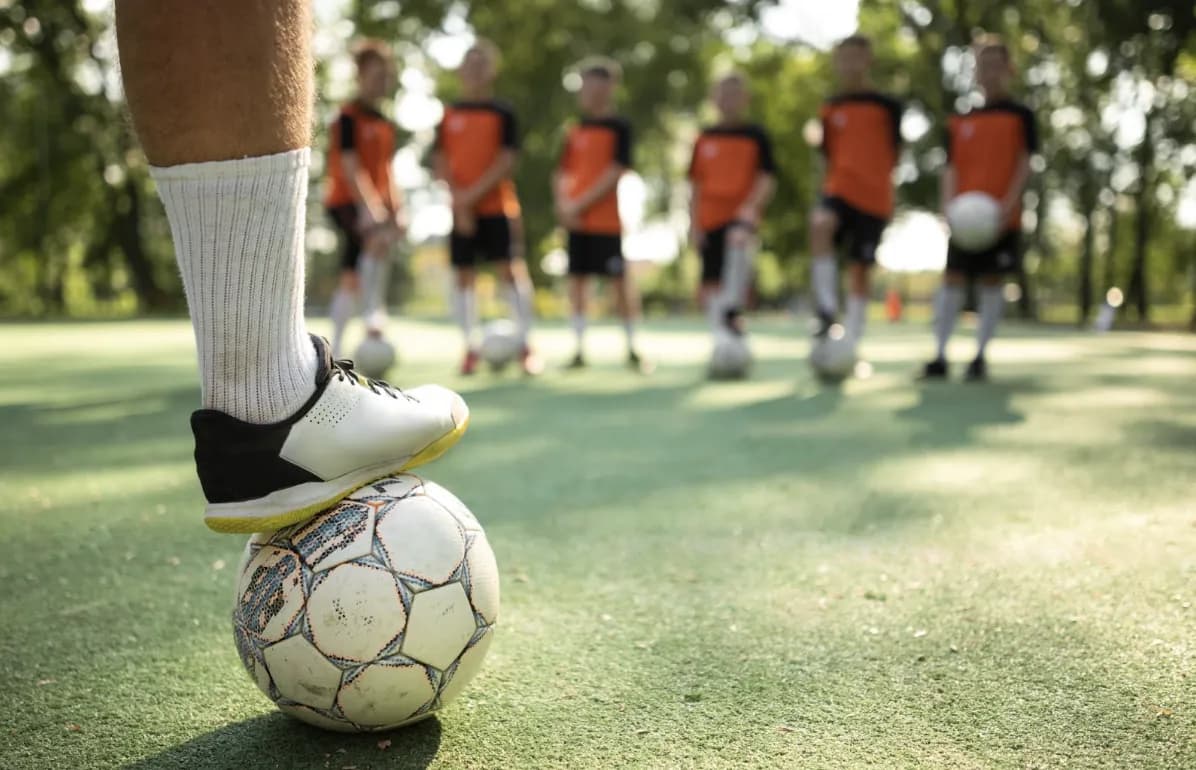 Najwięksi sponsorzy sportowi dominujący w światowych rozgrywkach