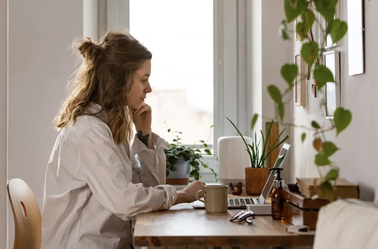 Jak zrównoważyć pracę zdalną i życie prywatne: praktyczne porady dla Polaków?